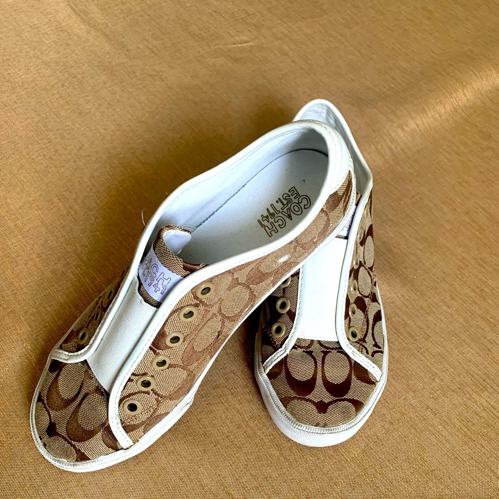 Coach woman shoes size 7 B